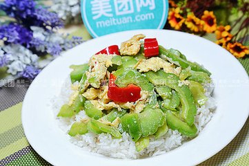 苦瓜炒肉盖饭 ￥18元/份 已售41份