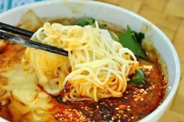 稀豆粉米线 餐盒 ￥8元/碗 已售12份