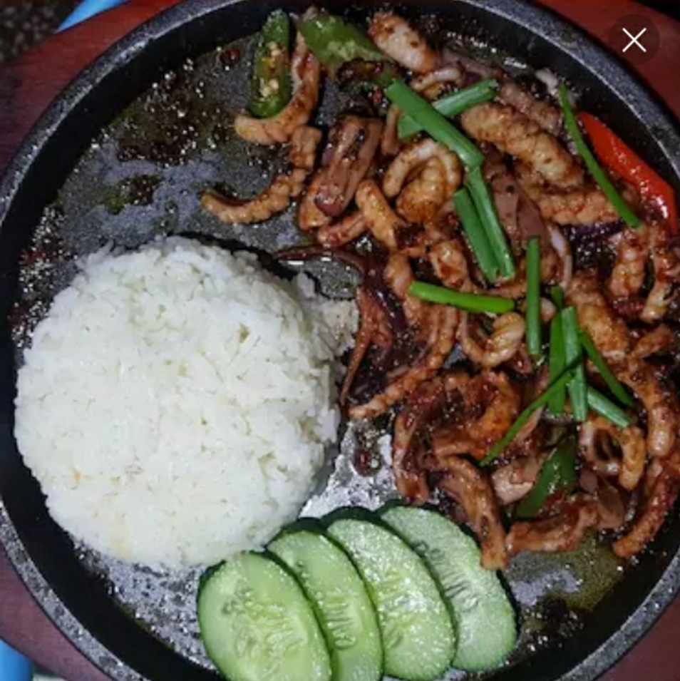 铁板鱿鱼盖饭$20元/份 已售135份