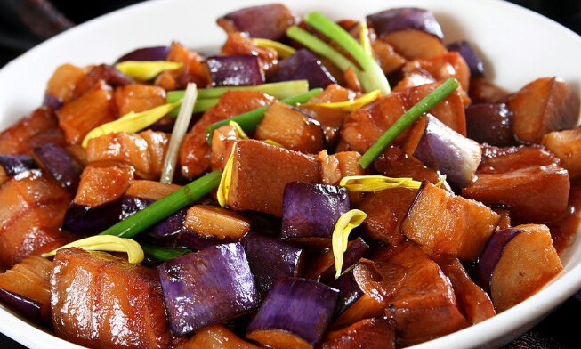 茄子红烧肉 ￥39元/份 已售1份