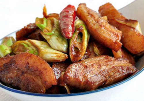 酱爆回锅肉 ￥18元/份 已售65份