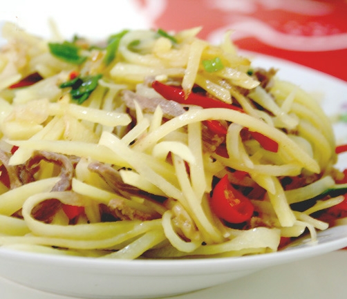 土豆丝炒肉盖饭 ￥15元/份 已售19份