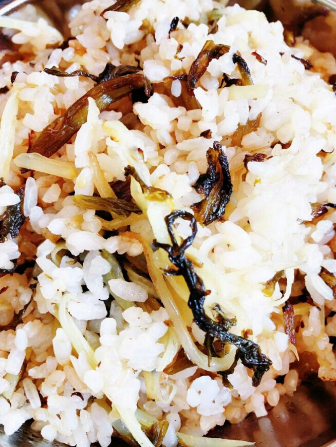 洋芋腌菜炒饭 ￥9元/份 已售2份