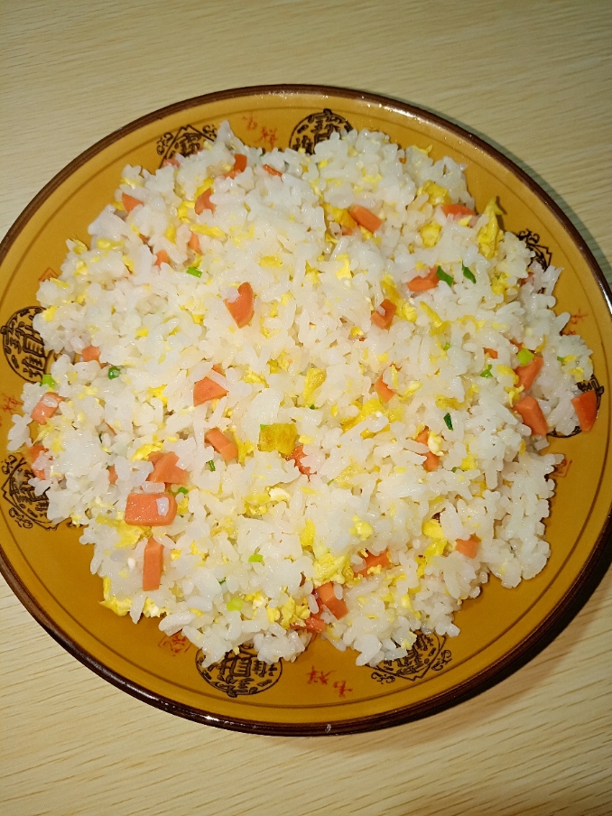 火腿肠蛋炒饭 ￥8元/份 已售7份