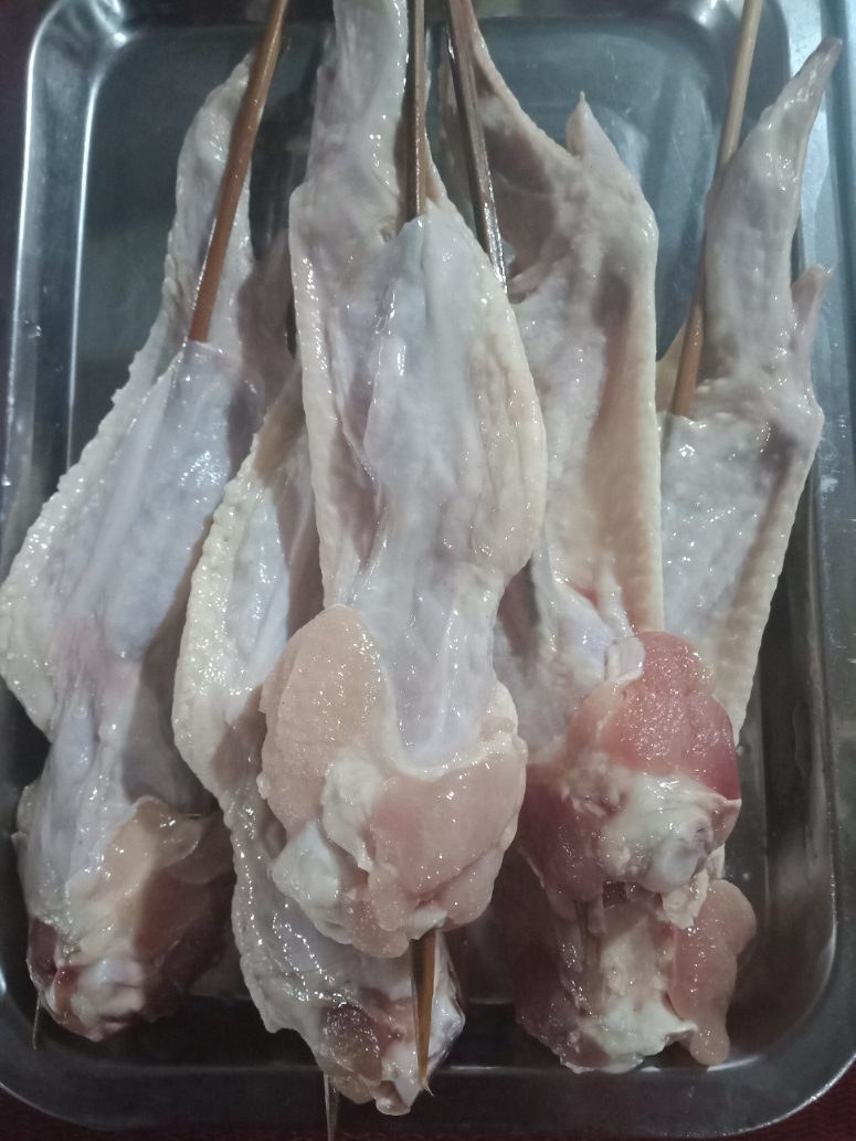 烤鸡翅膀 ￥7元/串 已售0份