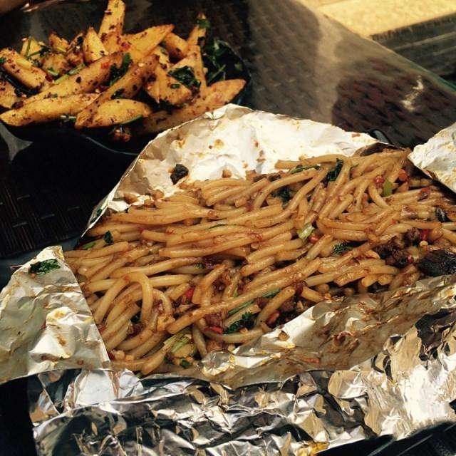 烤米线 ￥10元/份 已售103份