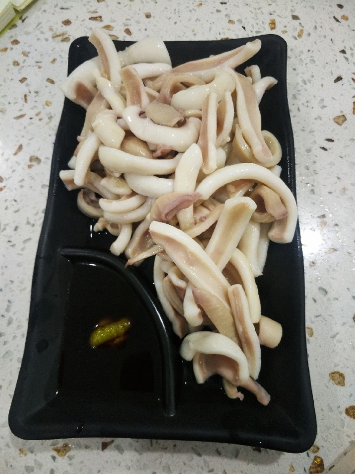 芥末鱿鱼 ￥35元/份 已售0份