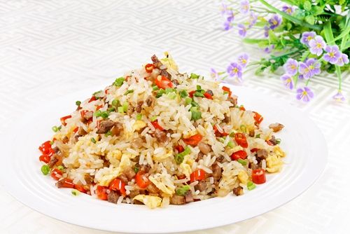 小米辣牛肉炒饭 ￥20元/份 已售83份