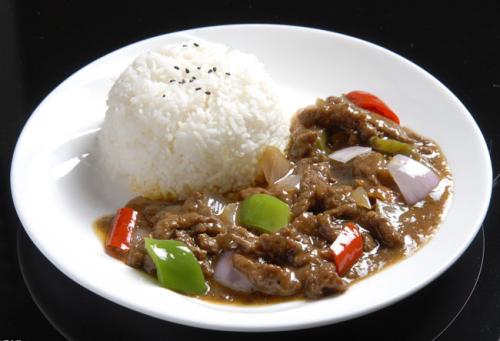 黑椒牛肉烩饭 ￥20元/份 已售70份