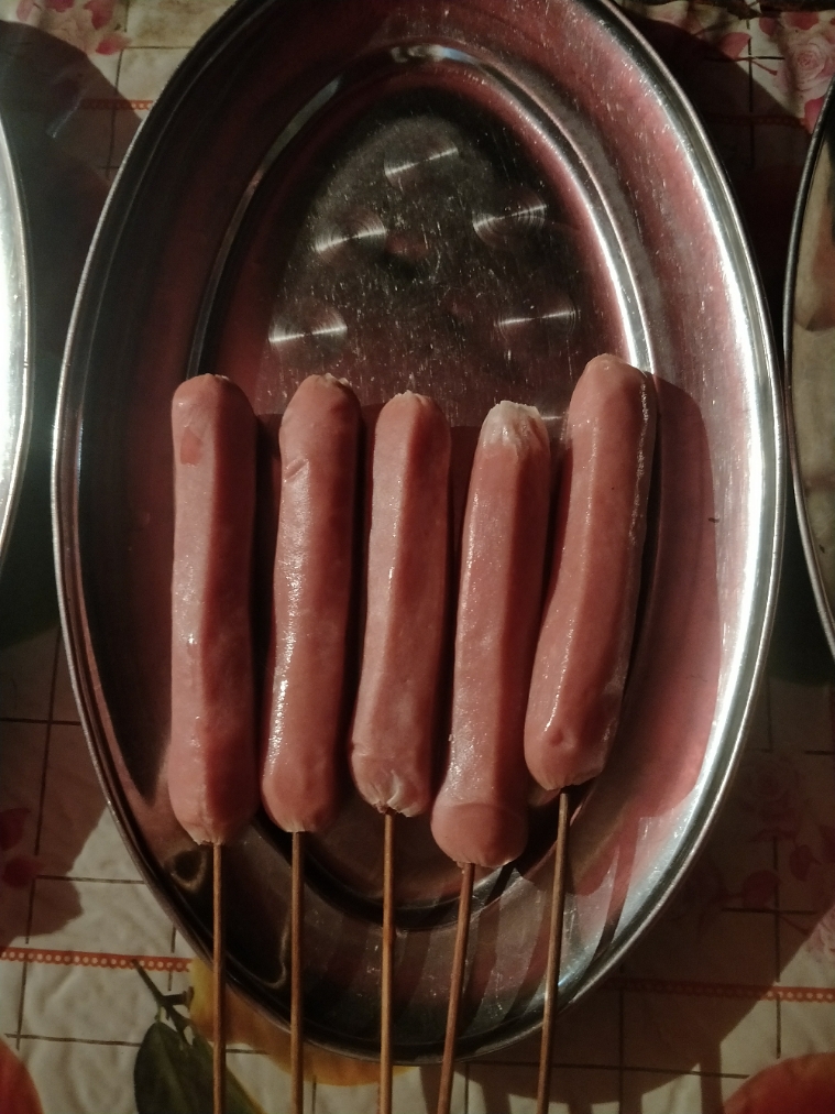 烤热狗 ￥2元/串 已售3份