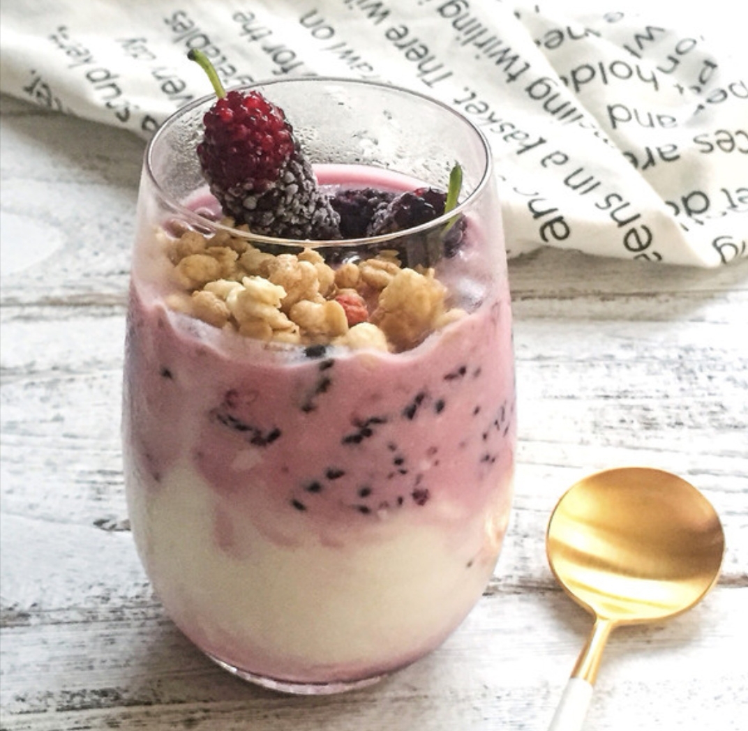 自制桑葚酸奶 ￥12元/杯 已售0份