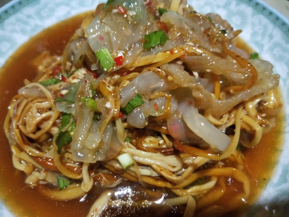 金针菇海蜇皮 ￥16元/份 已售3份