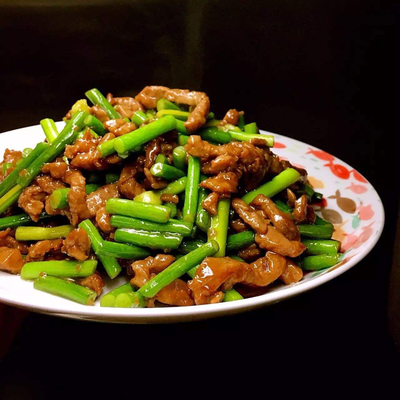 炒牛肉蒜苔 ￥33元/份 已售9份